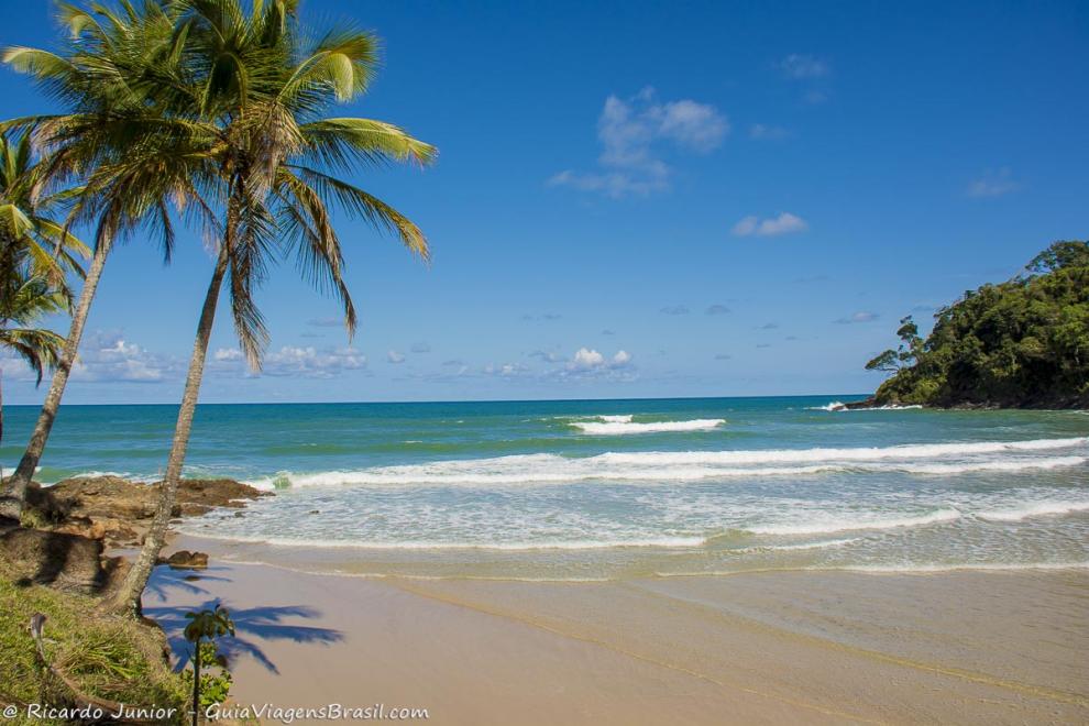 Imagem do lindo mar da Praia de Jeribucaçu.